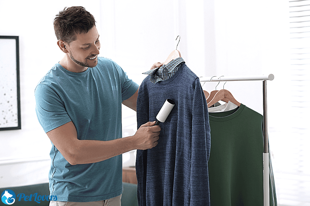 how to remove lint from clothes
